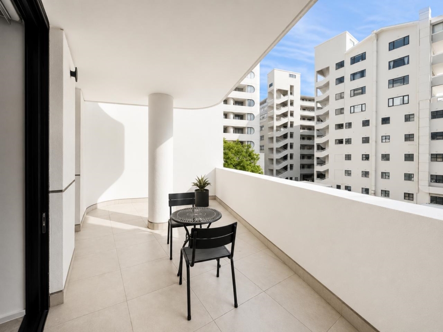 1 Bedroom Property for Sale in Sea Point Western Cape